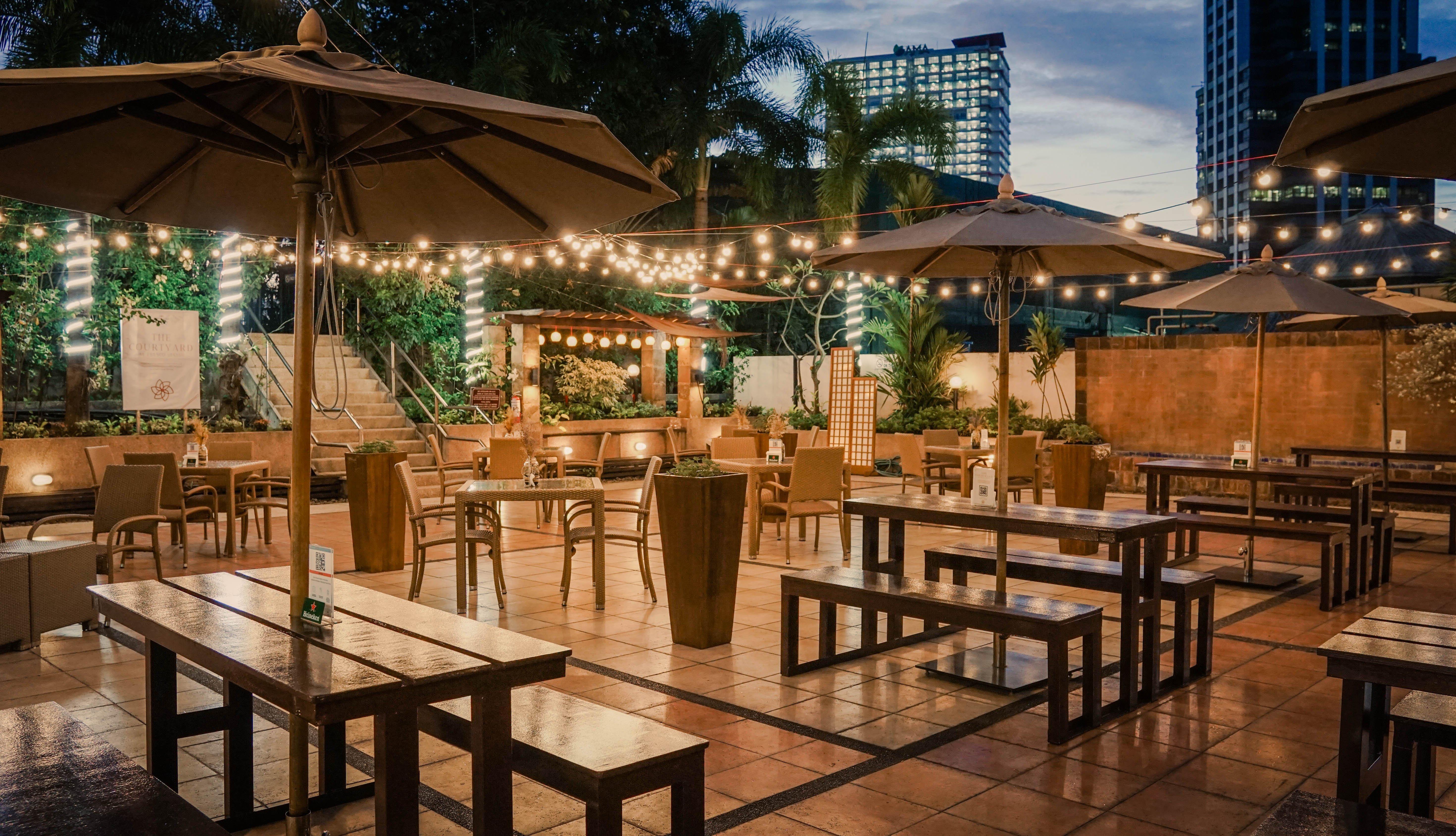 Crowne Plaza Manila Galleria By Ihg Pasig City Exterior photo