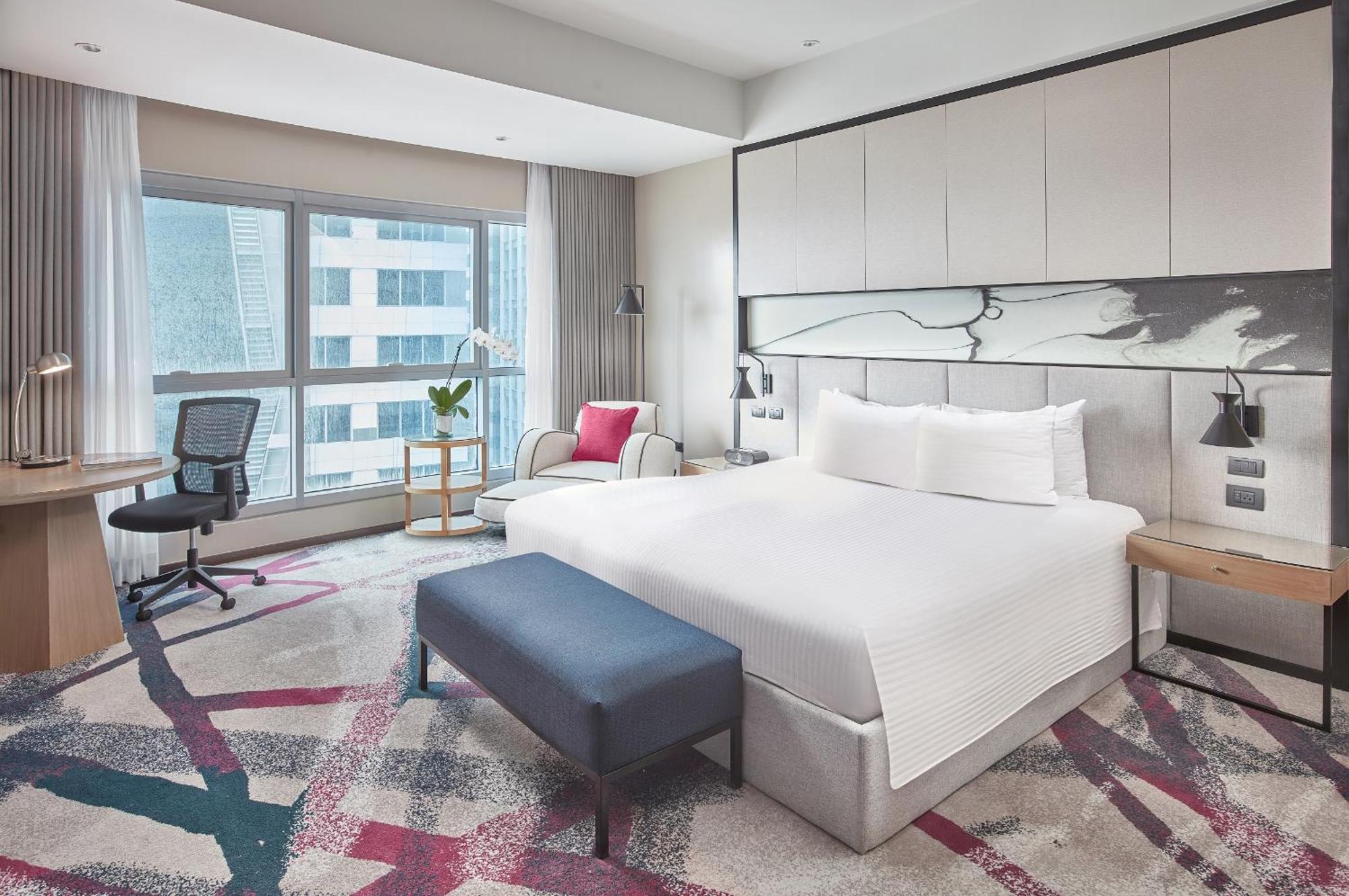 Crowne Plaza Manila Galleria By Ihg Pasig City Exterior photo