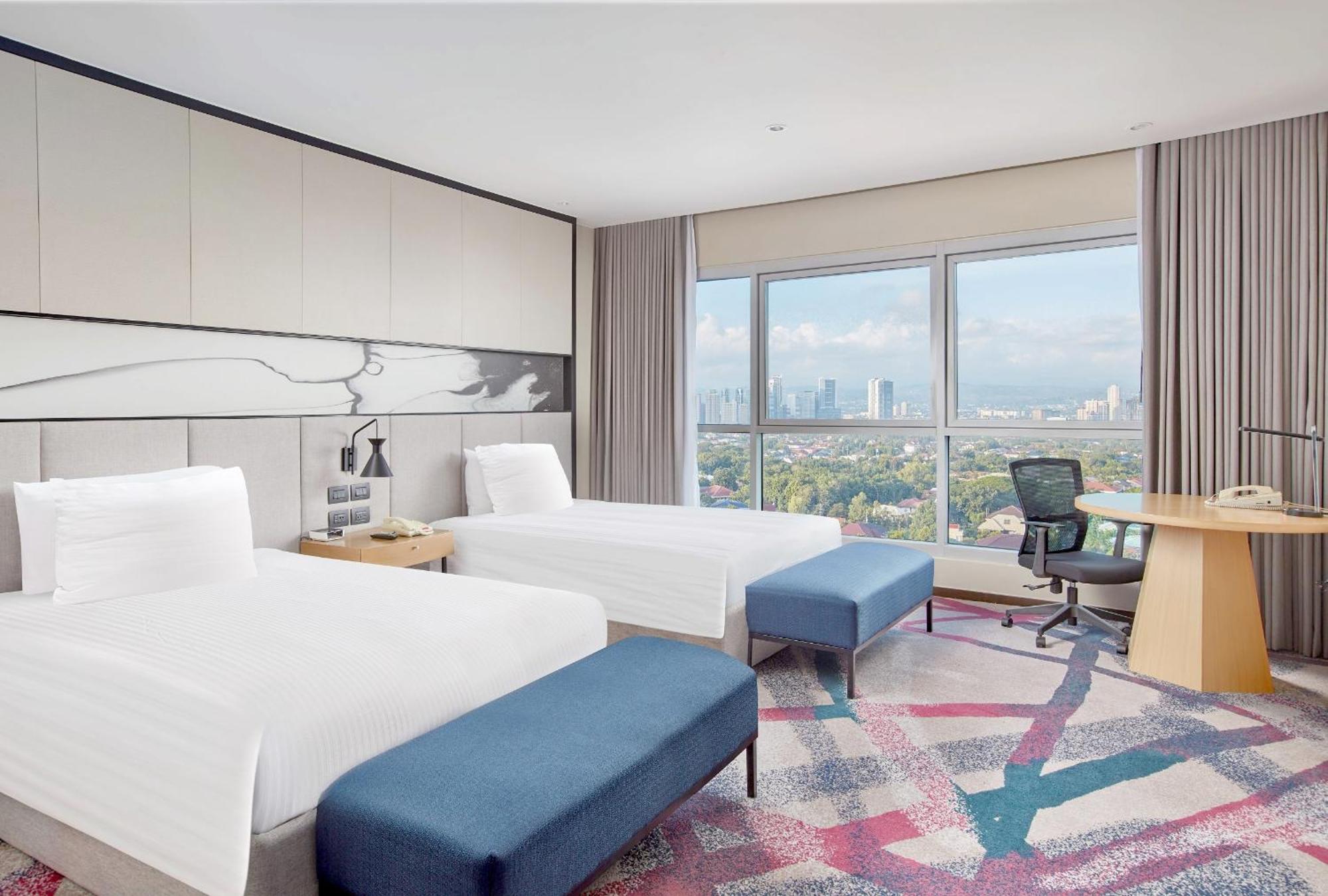 Crowne Plaza Manila Galleria By Ihg Pasig City Exterior photo